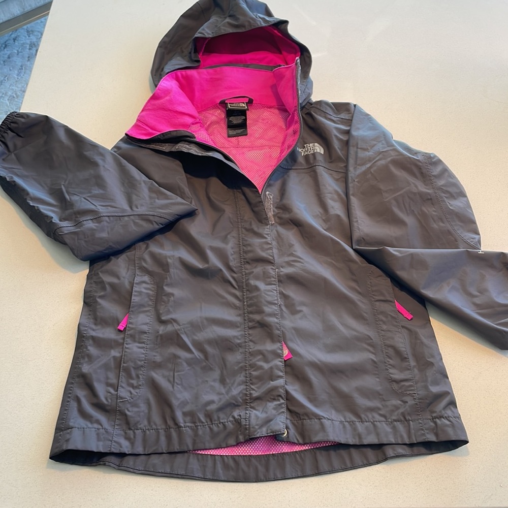 The North Face rain jacket/windbreaker - Picture 4 of 7